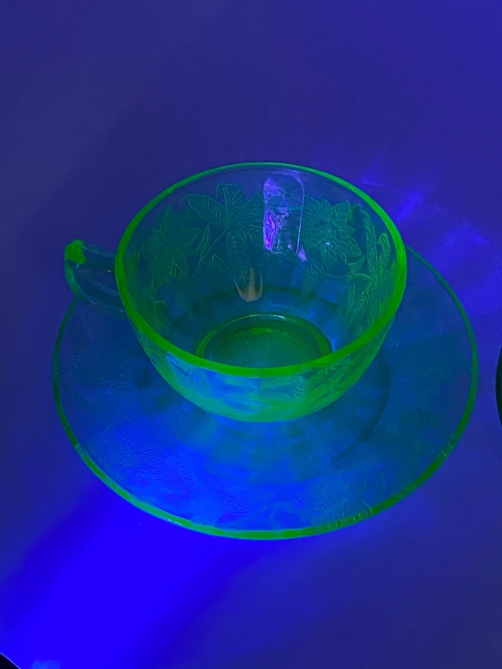 Vintage Jeannette Co. Uranium Green Depression Glass Teacup and Saucer Set 2 - Picture 10 of 12